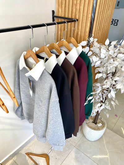 Classic Sweatshirt with White Collar